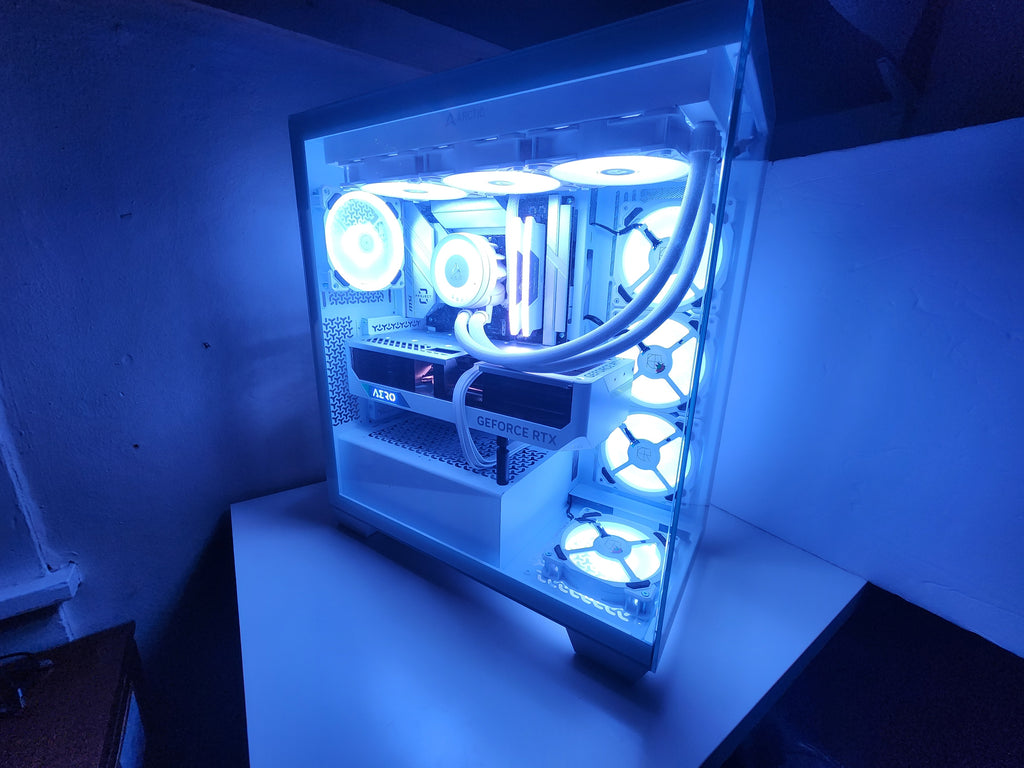 White Aspen Ultra Limited | RTX 4080 | I9-12900K | 32GB | 2TB