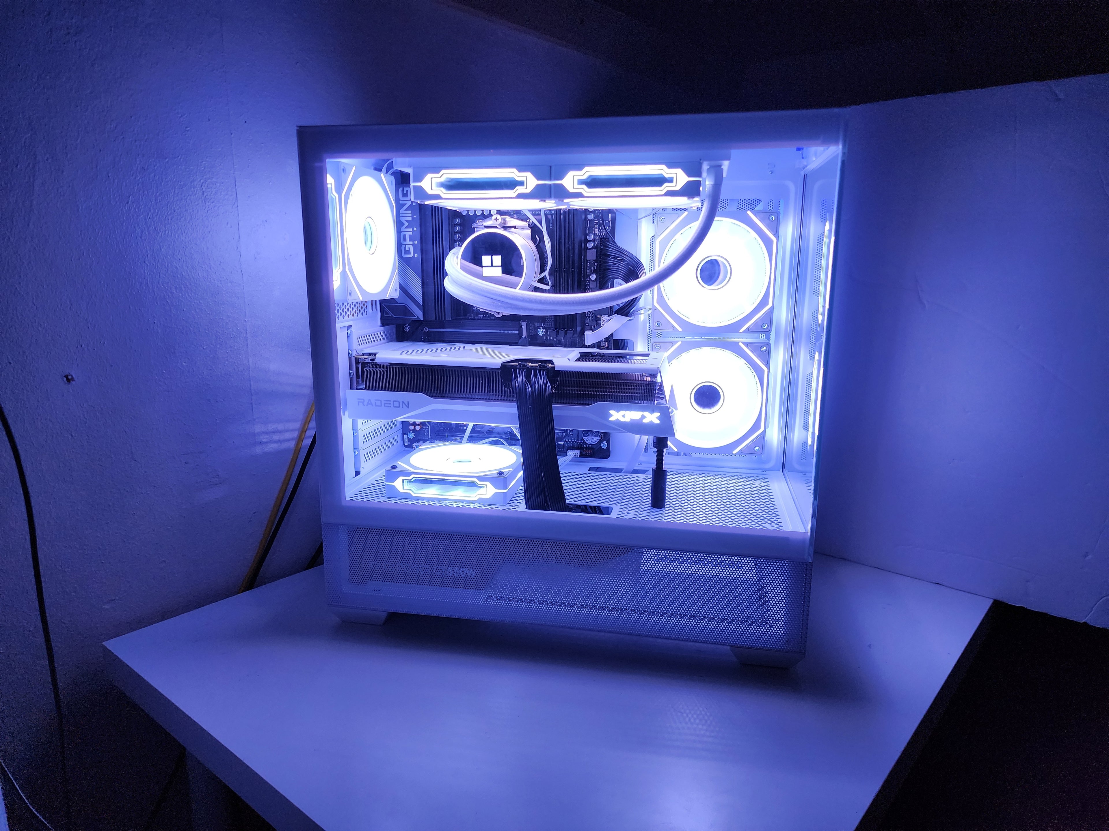 White Aspen Pro Limited 2 | RX 9070 XT | Ryzen 5 9600X | 32GB | 1.5TB