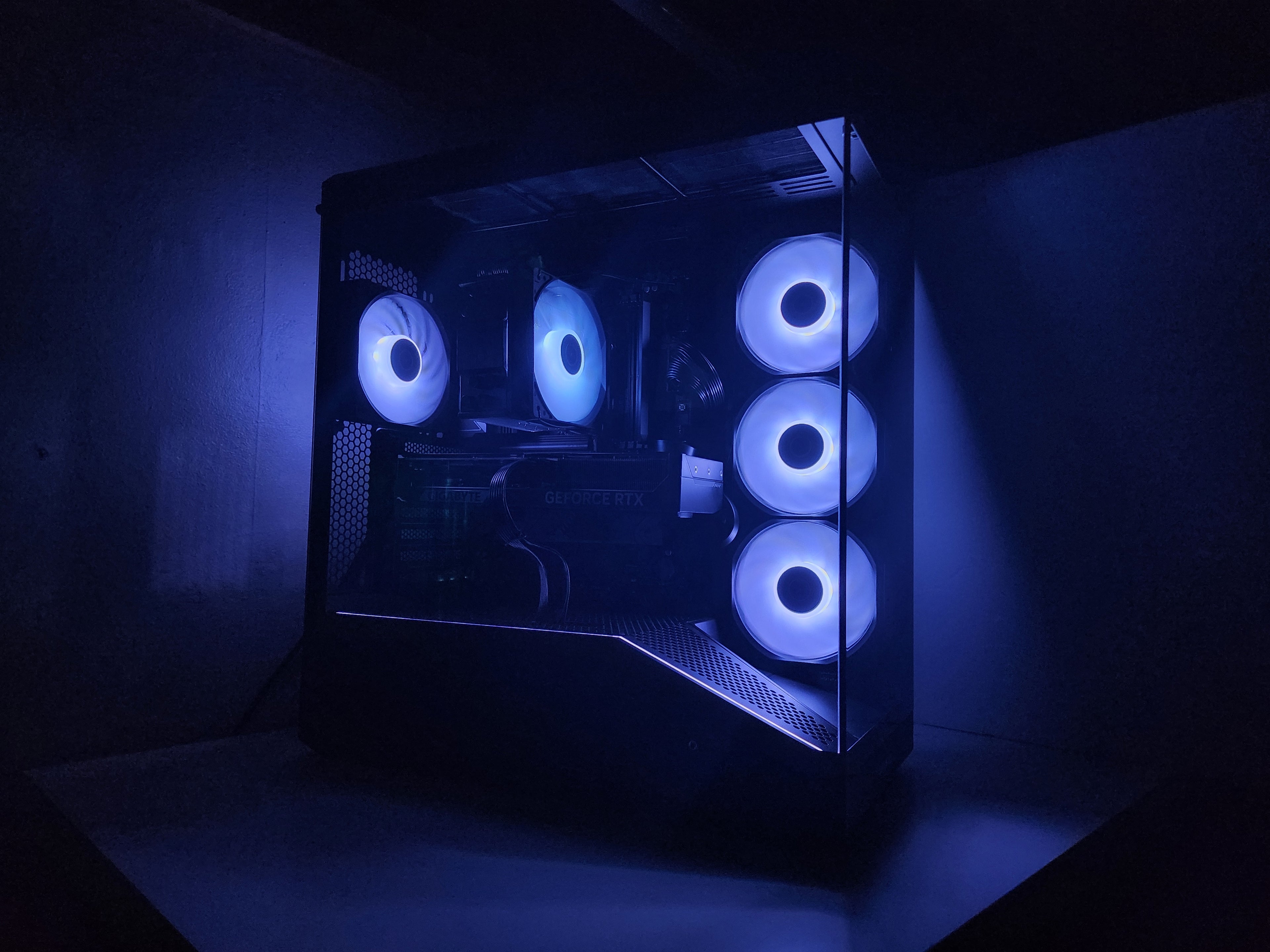 Ash Pro Limited | RTX 5070 | Ryzen 5 7600 | 32GB | 1.5TB