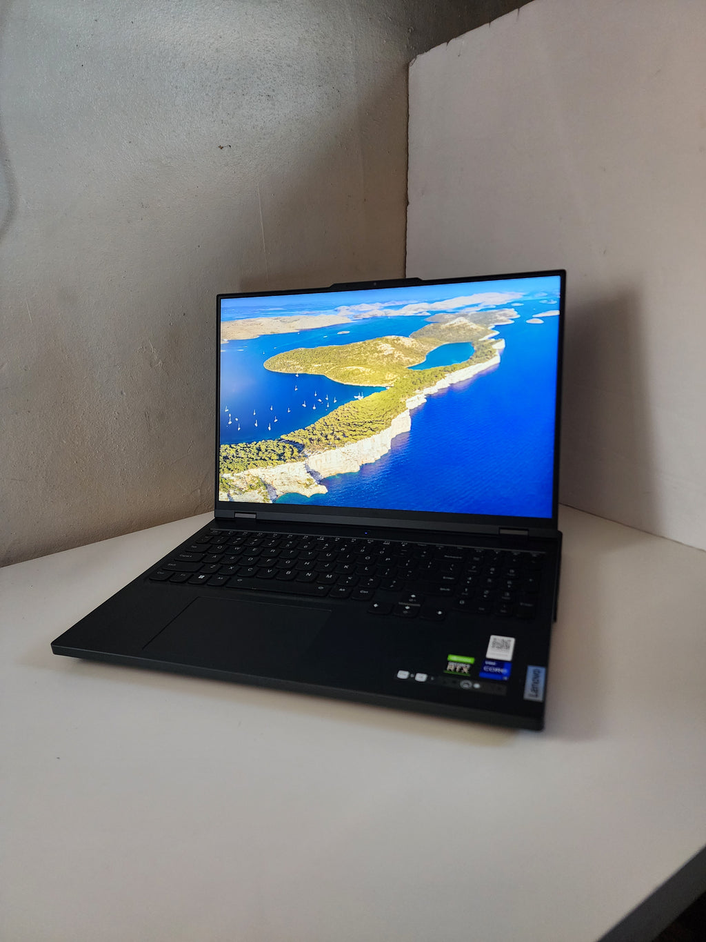 Refurbished - Lenovo Legion Pro 7 16IRX8H | RTX 4080 | I9-13900HX | 32GB | 1TB