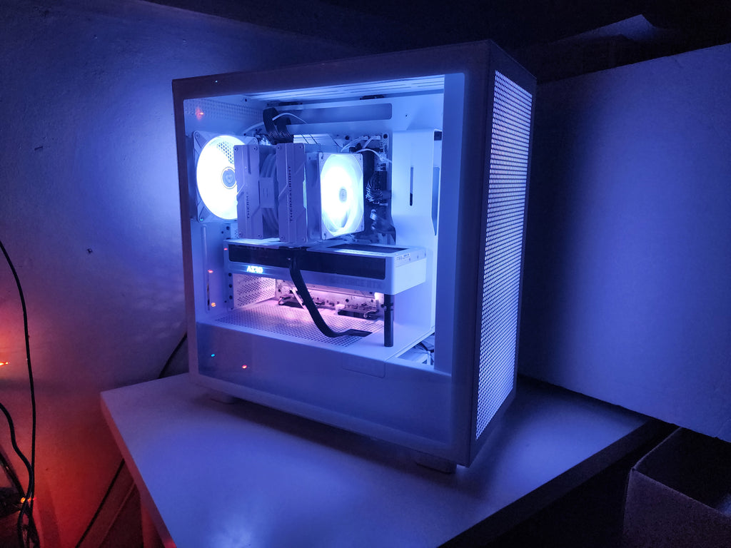 White Aspen Pro Limited | RTX 5070 | Ryzen 5 7600X3D | 32GB | 2TB