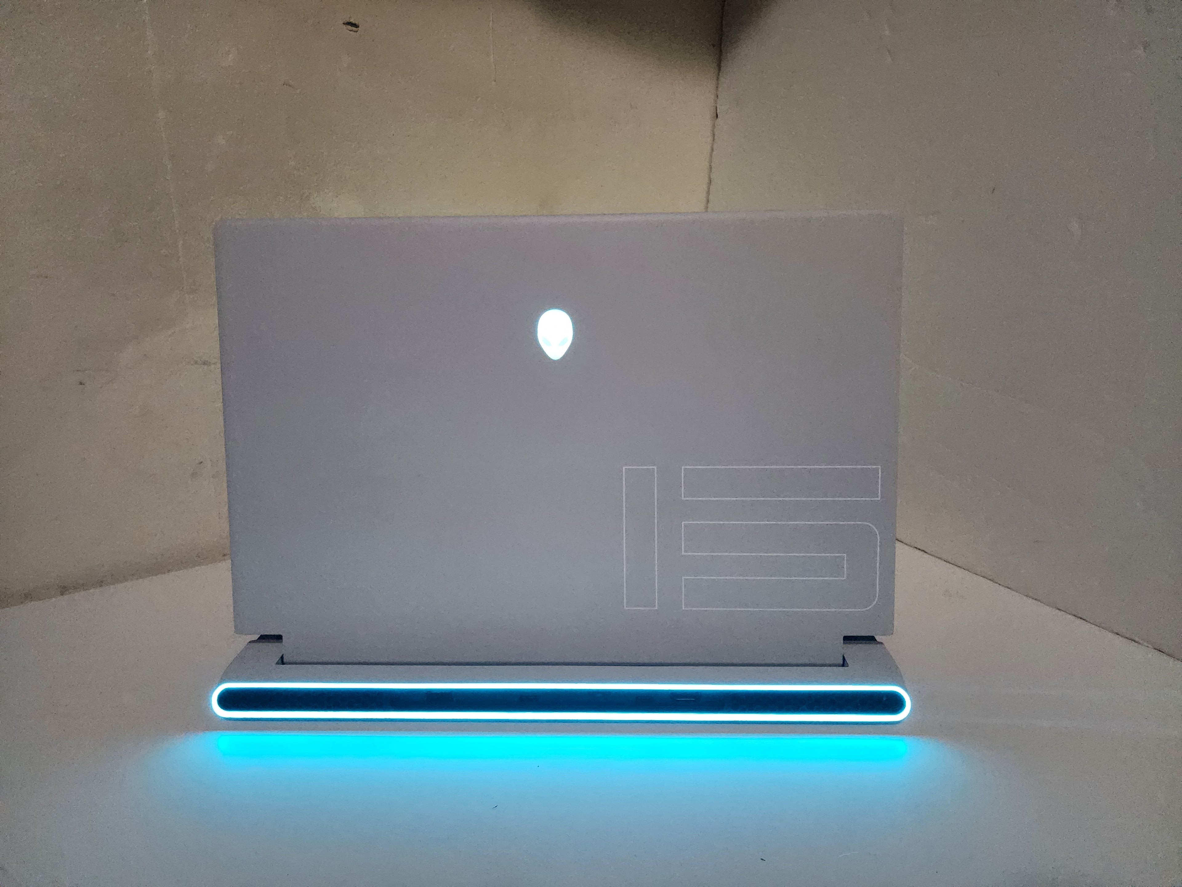 Refurbished - Alienware X15 R2 Laptop| RTX 3070 TI | I9-12900H | 32GB | 1TB