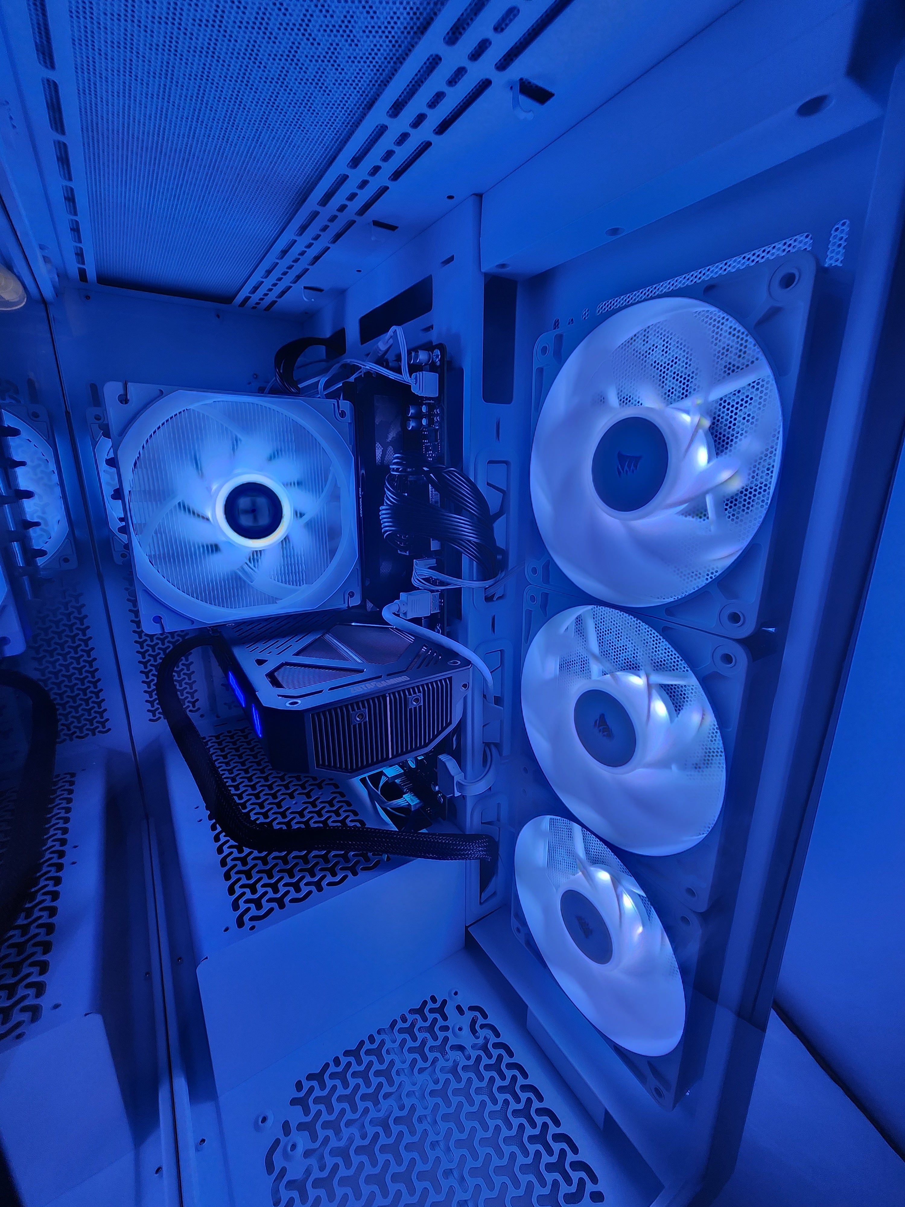 Birch Pro Limited V2 | RTX 5070 | Ryzen 7 7700X | 32GB | 1TB