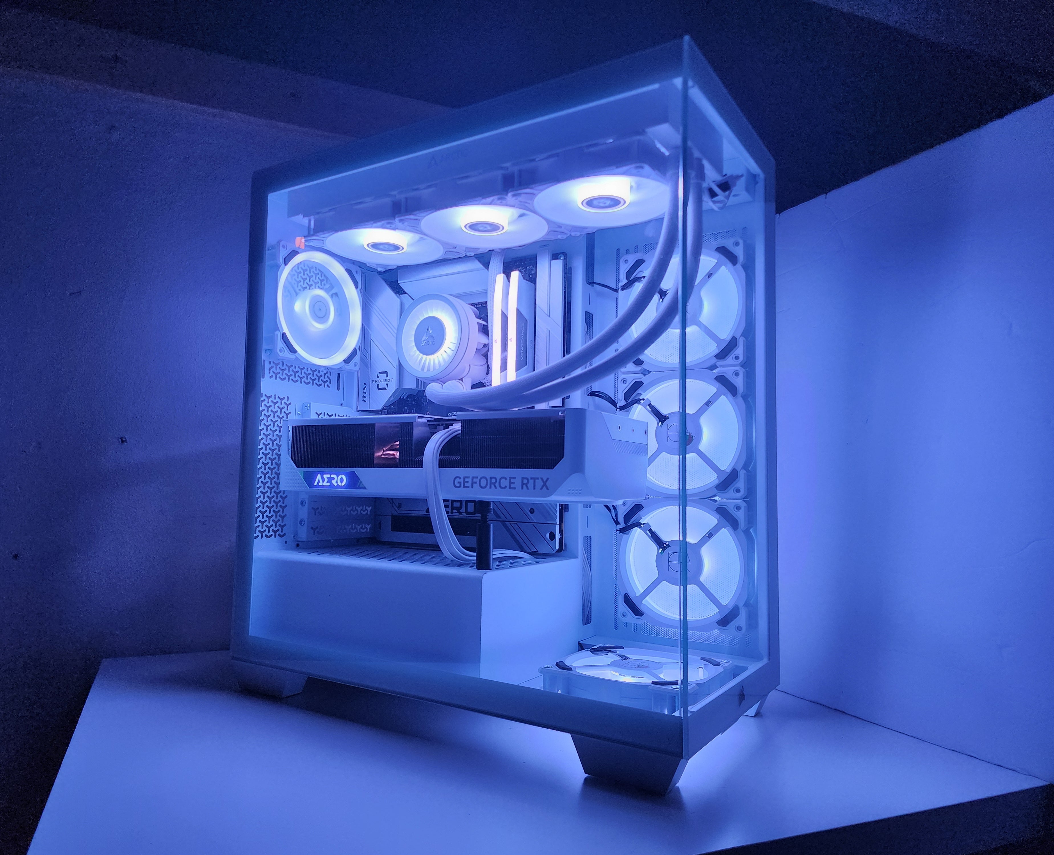White Aspen Ultra Limited | RTX 4080 | I9-12900K | 32GB | 2TB