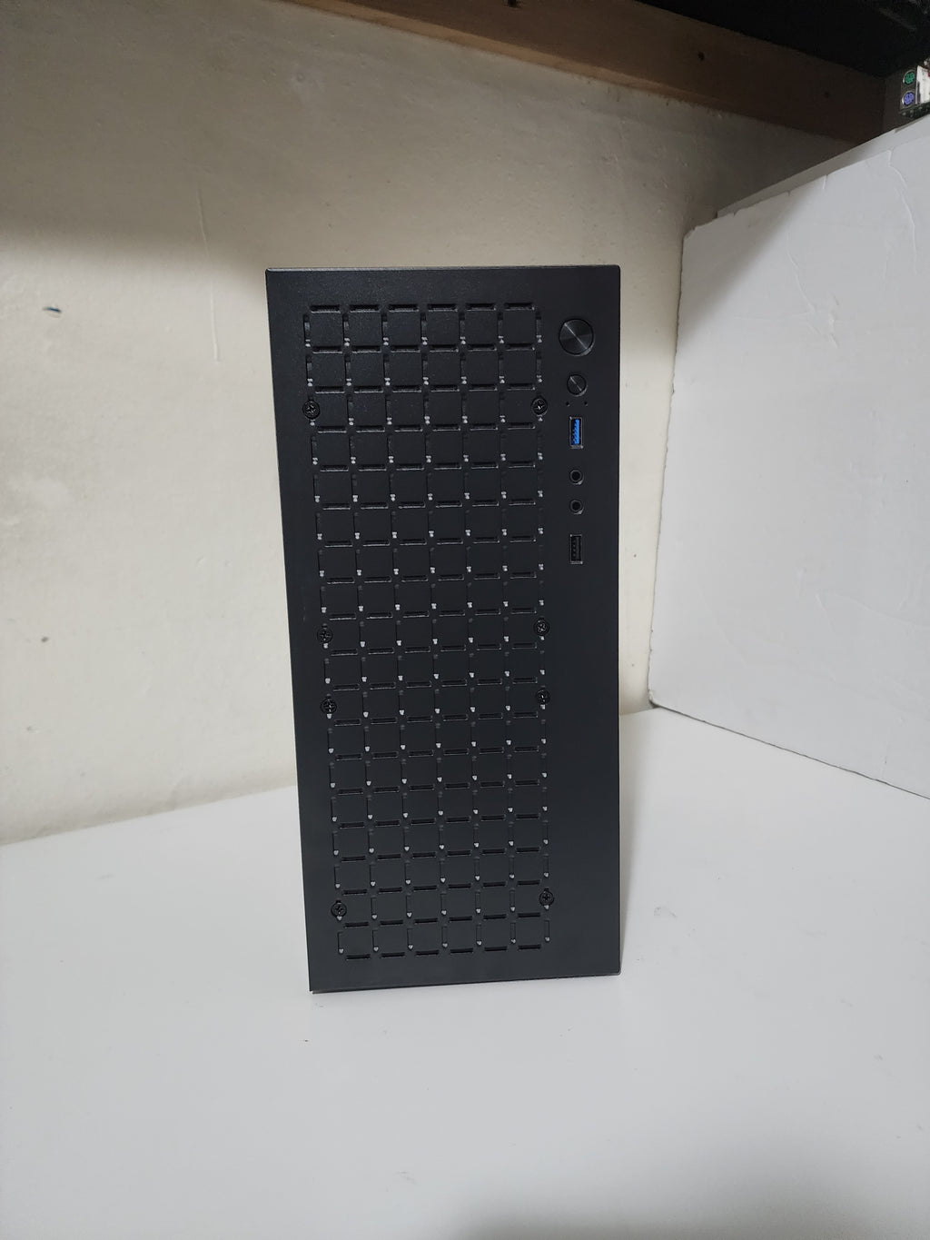Hemlock Basic Limited | RX 6500 XT | Ryzen 7 1700x | 16GB | 500GB