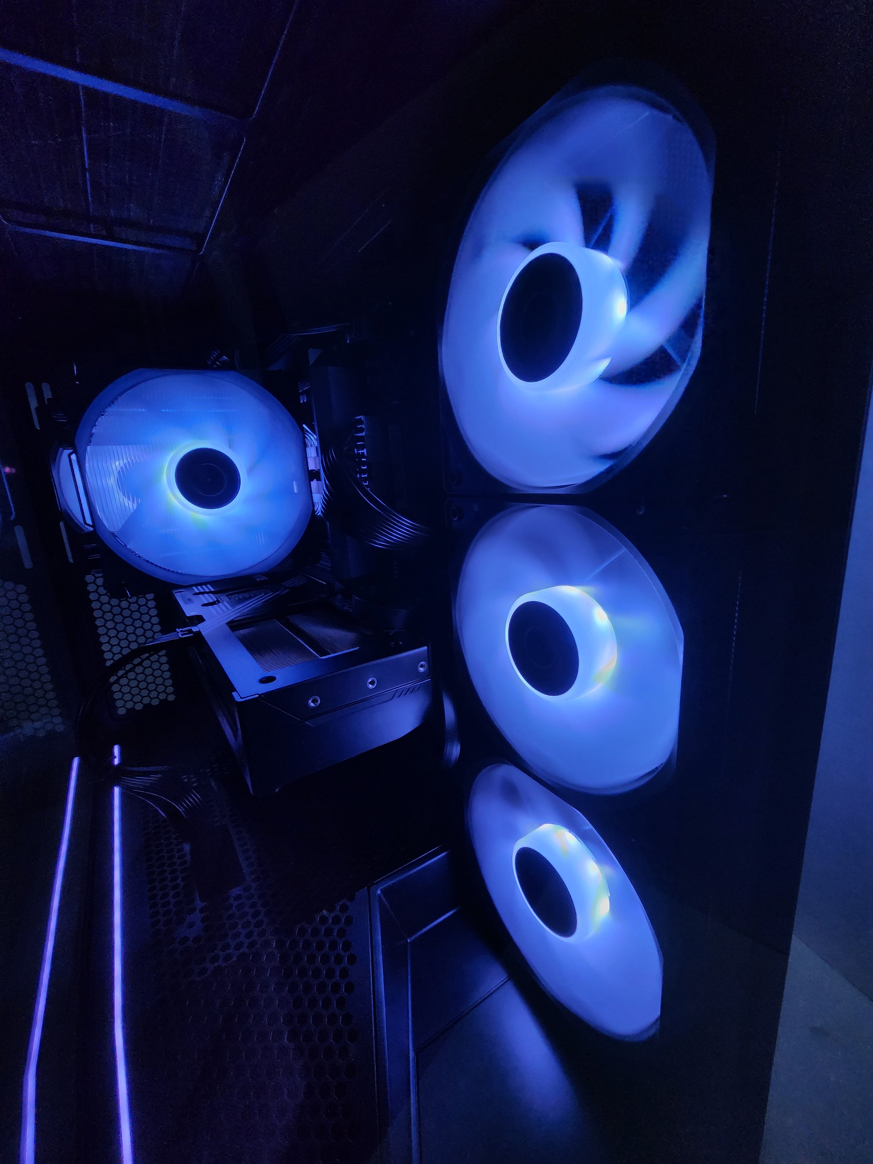 Ash Pro Limited | RTX 5070 | Ryzen 5 7600 | 32GB | 1.5TB