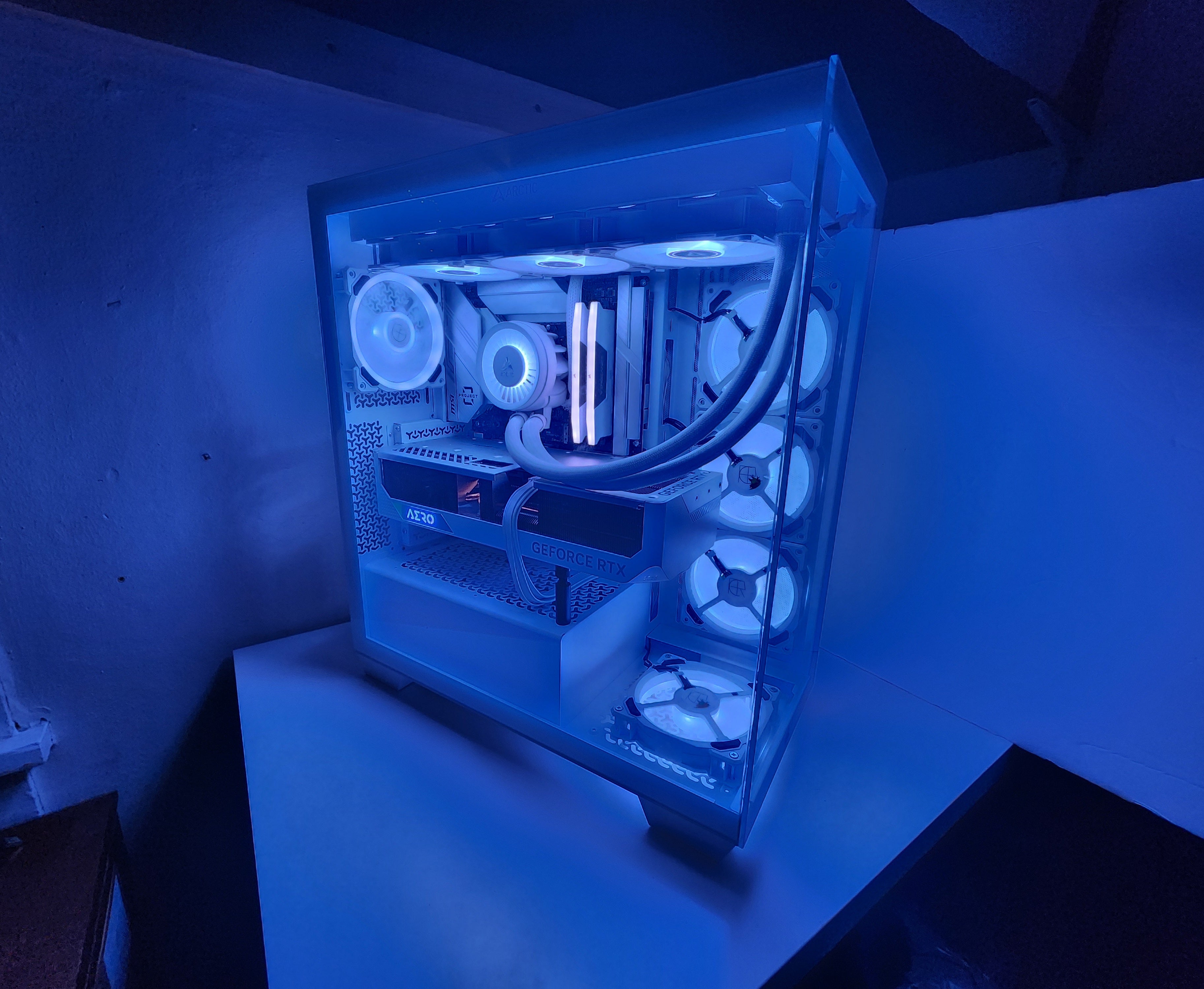 White Aspen Ultra Limited | RTX 4080 | I9-12900K | 32GB | 2TB