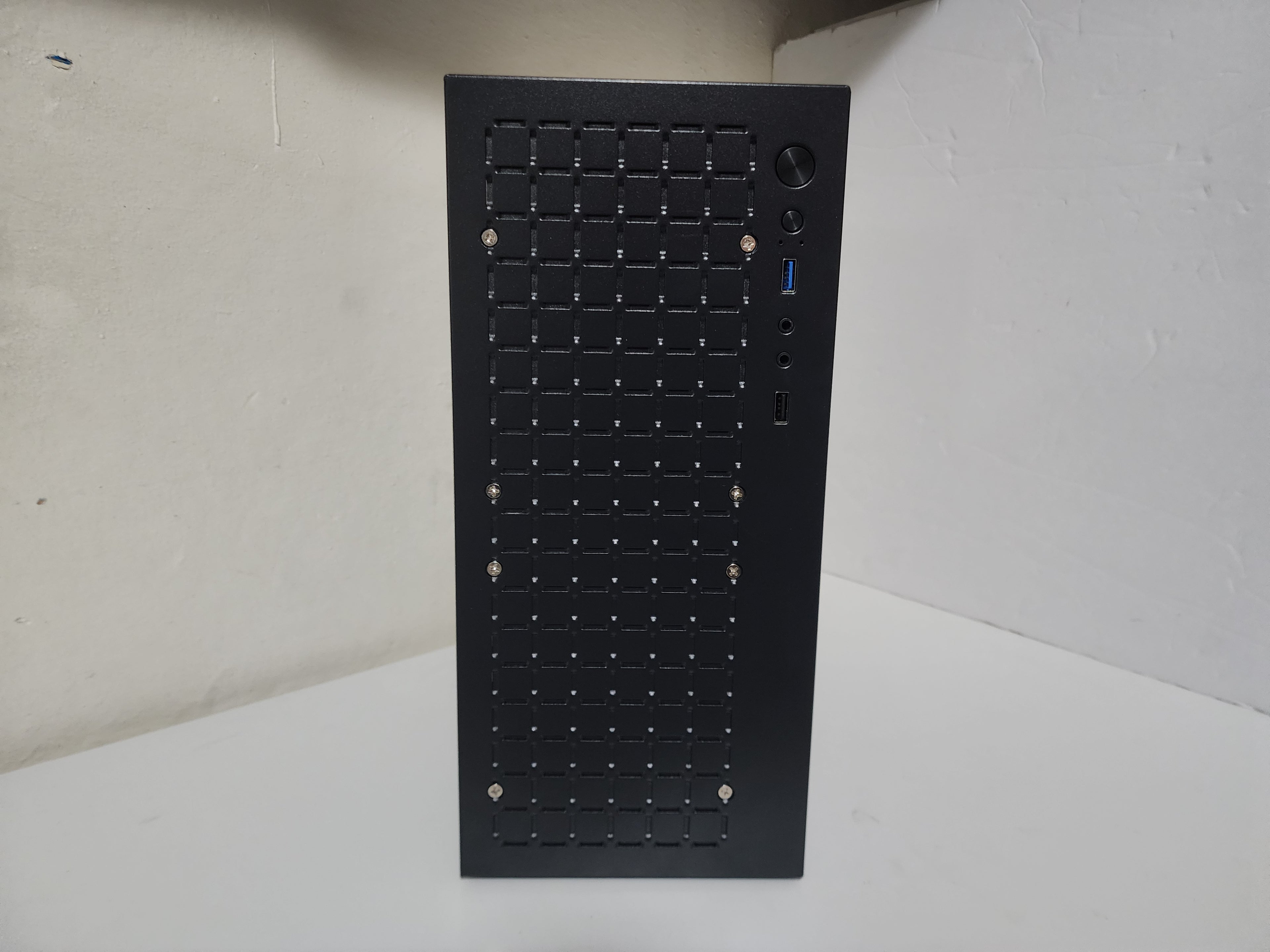 Hemlock Lite Limited | RTX 5060 | Ryzen 5 5500 | 32GB | 500GB