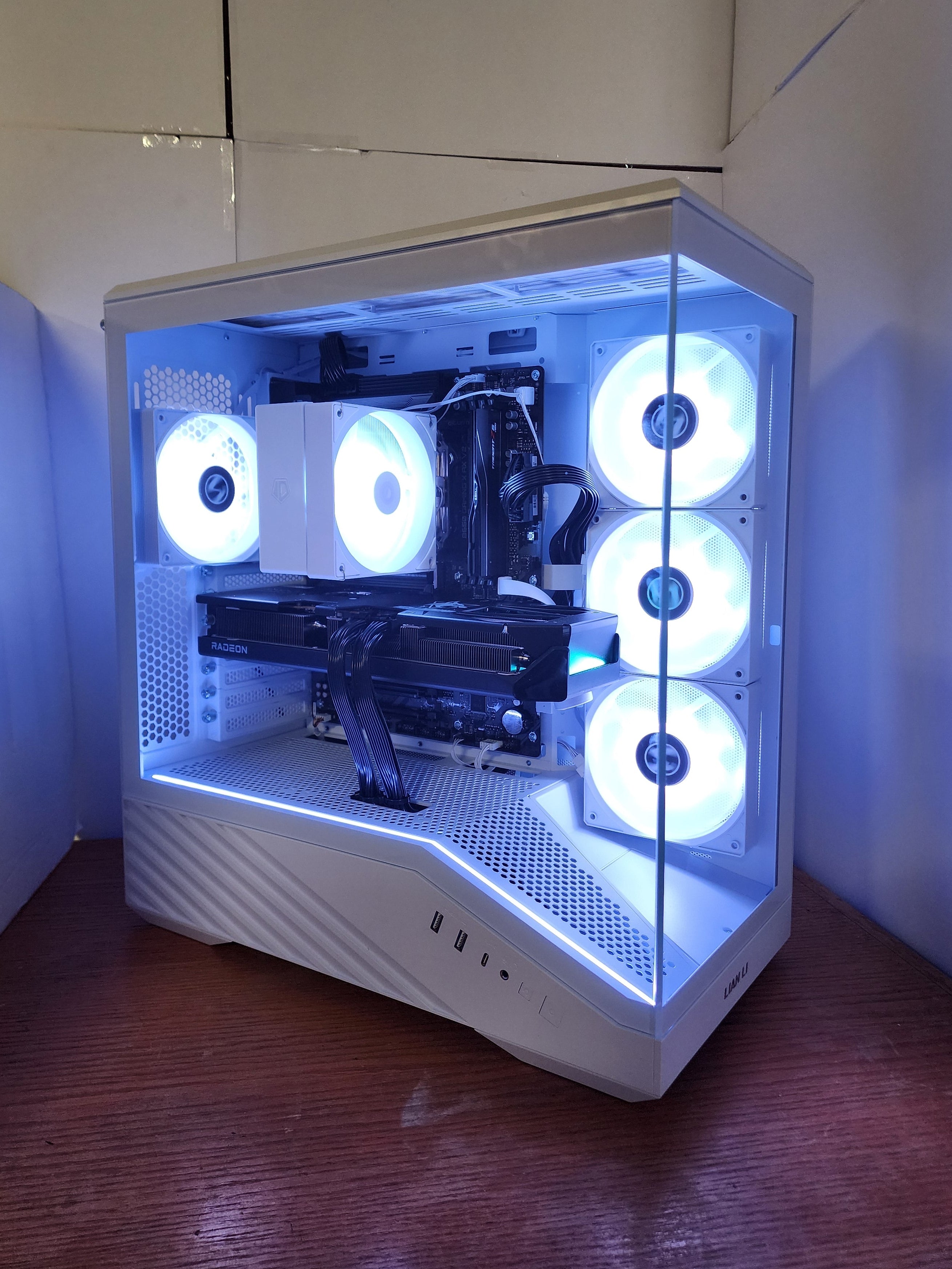 Birch Ultra Lite | RX 9070XT | Ryzen 5 9600X | 32GB | 1TB
