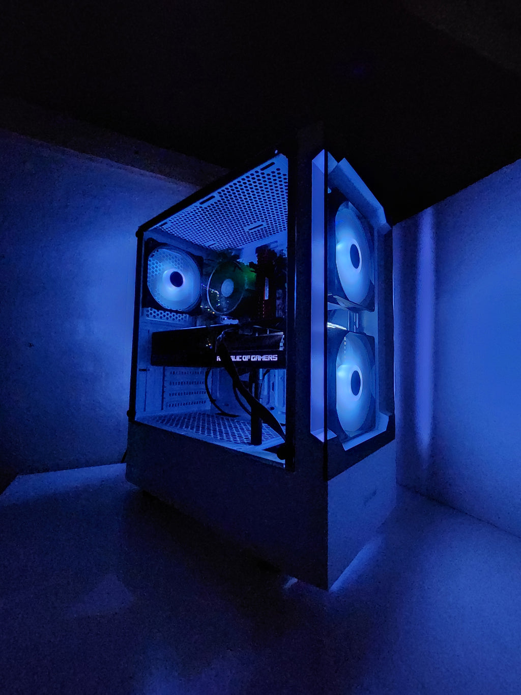 Dark Mangrove Lite Limited | RTX 4060 | Ryzen 5 3600 | 16GB | 500GB