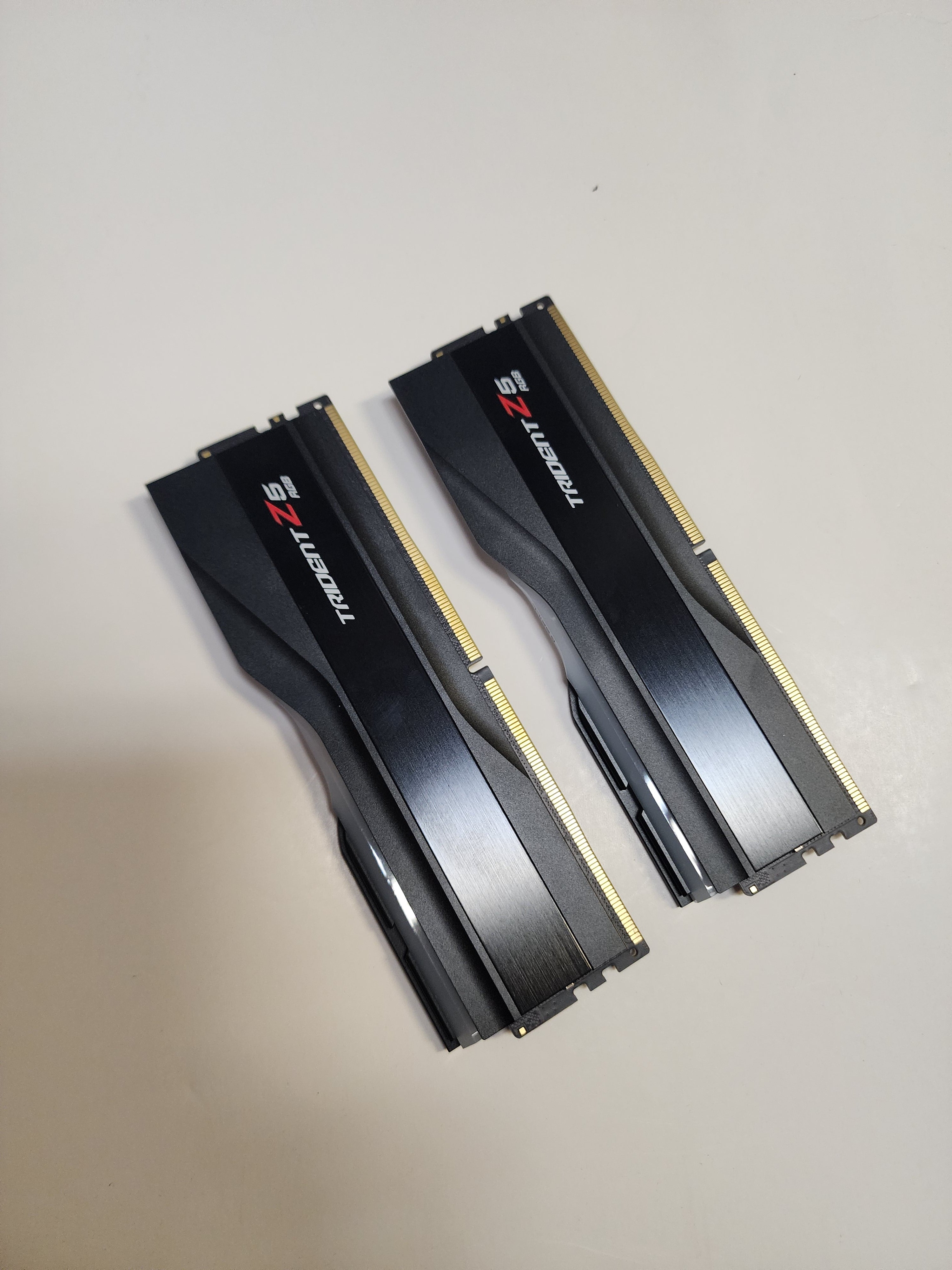 64GB DDR5 6400MT/S CL32 G.Skill Trident Z5 RGB