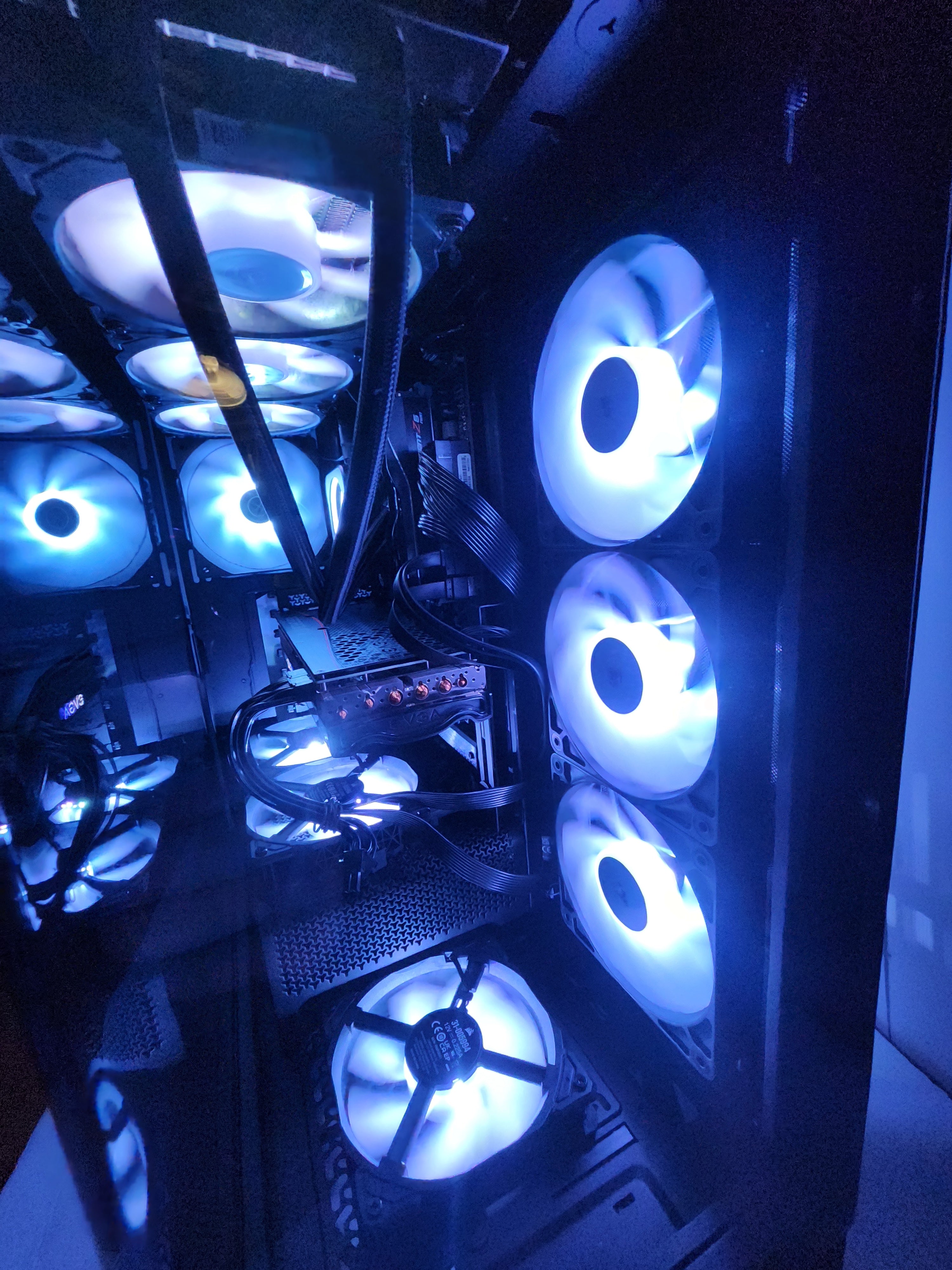Ash Ultra Limited V2 | RTX 5070 | Ryzen 7 7800X3D | 32GB | 1TB