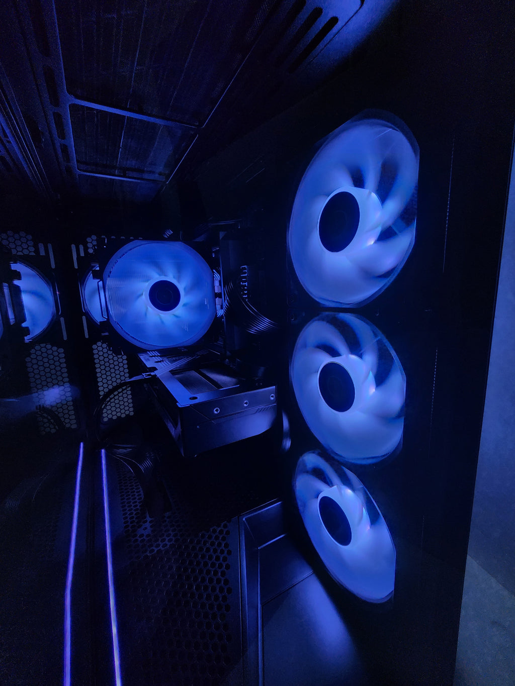 Ash Pro Limited | RTX 5070 | Ryzen 5 7600 | 32GB | 1.5TB