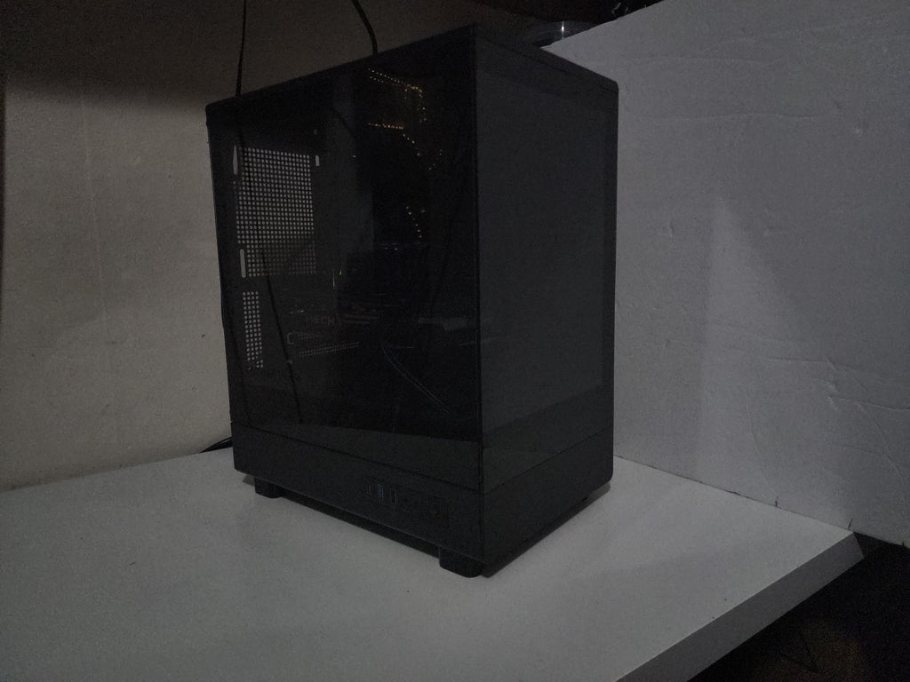 Glass Hemlock Lite Limited | Radeon RX 6600XT | Ryzen 5 3500X | 16GB | 512GB