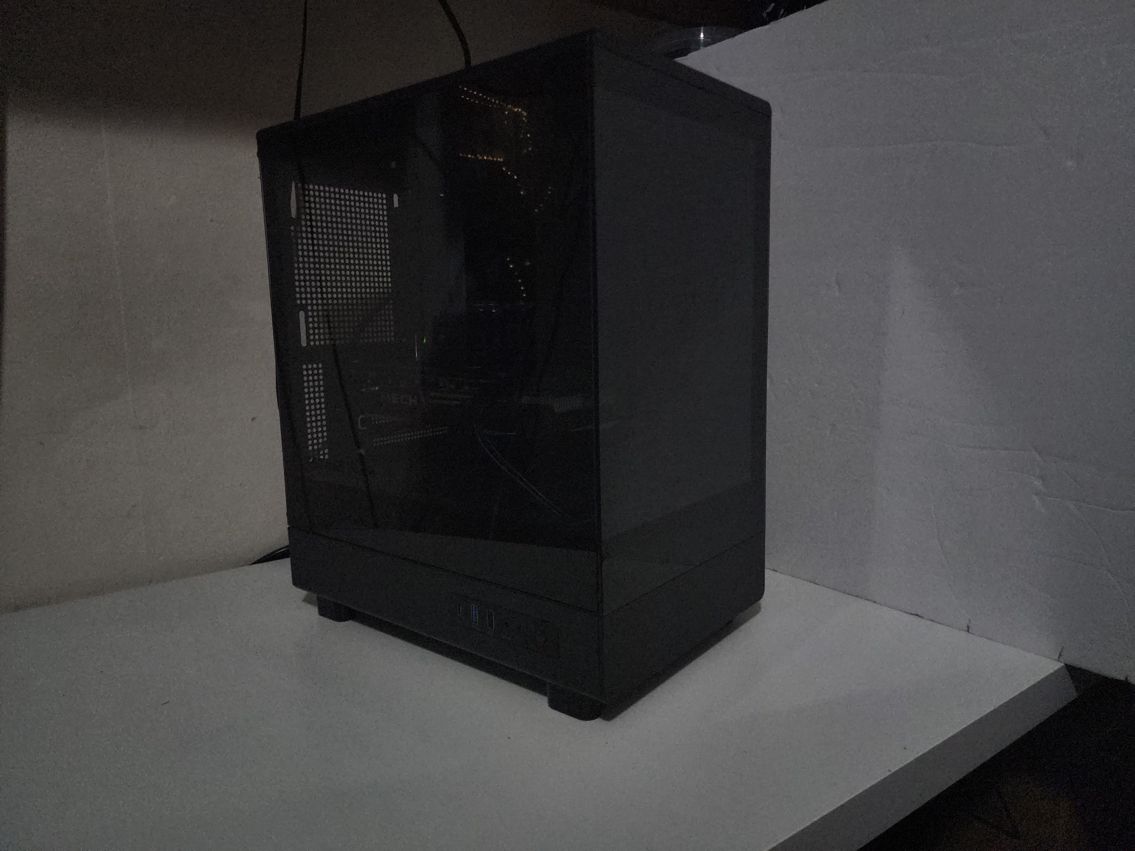 Glass Hemlock Lite Limited | Radeon RX 6600XT | Ryzen 5 3500X | 16GB | 512GB